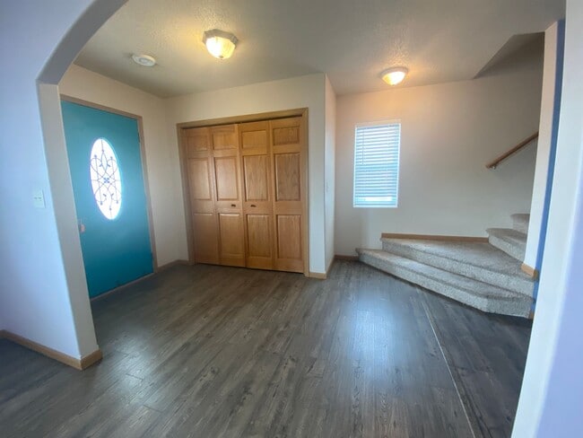 Building Photo - 3 Bedroom Single Family Home in North Moorhead!!