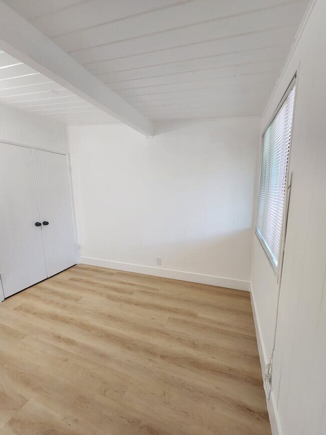 Building Photo - 10508 S Inglewood Ave