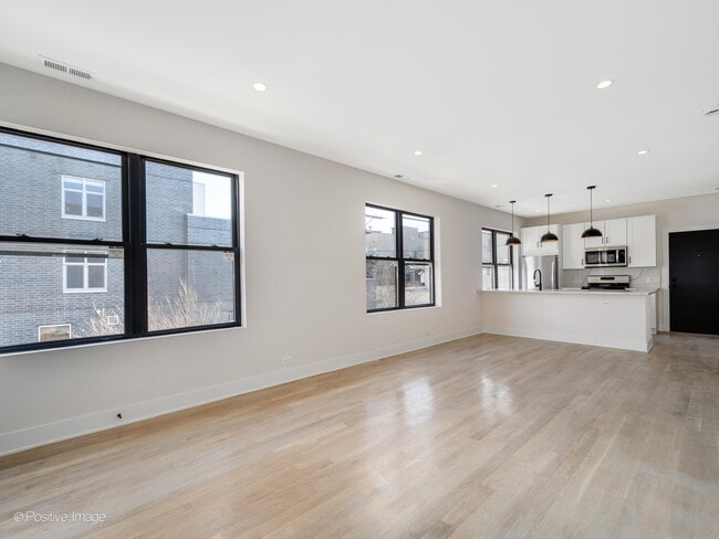 Building Photo - 846 N Ashland Ave