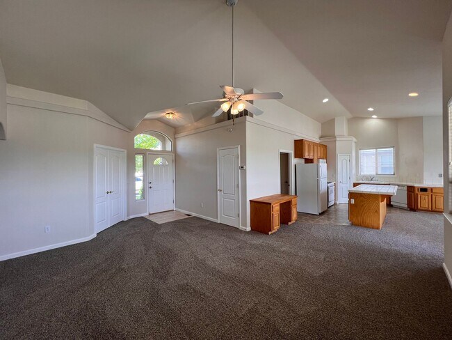 Foto del edificio - Beautiful home located in the Fernley Golf...