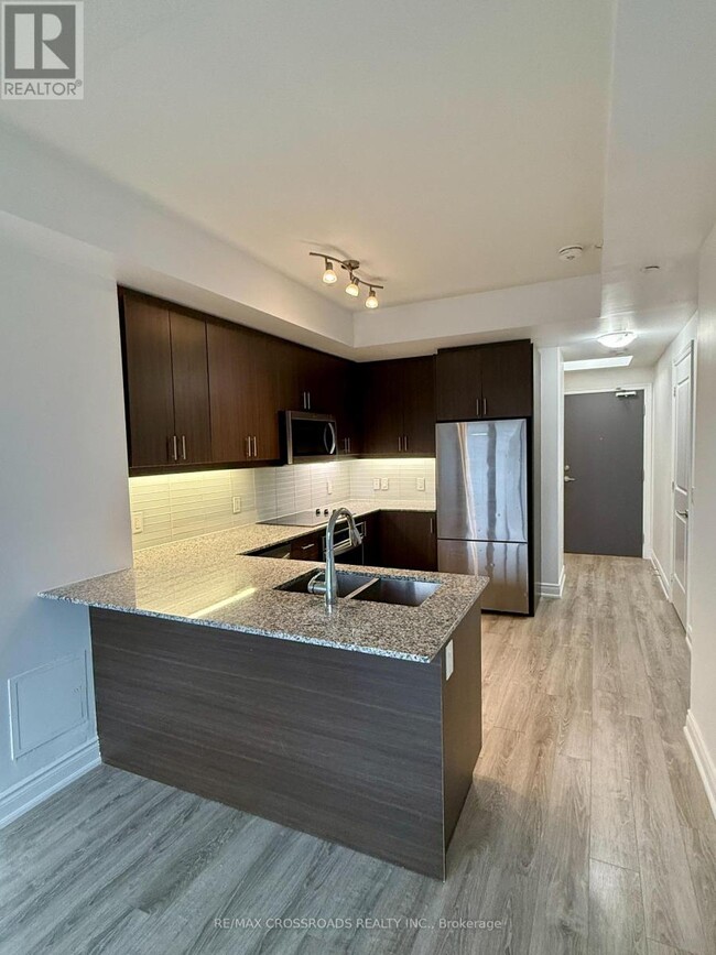 Photo du bâtiment - 9618-9618 Yonge St