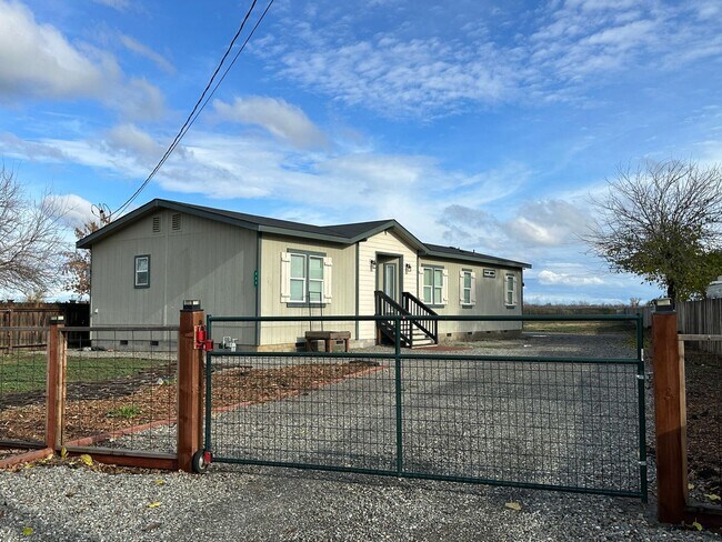 Building Photo - Coming Soon!!