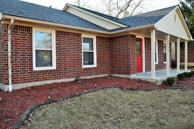 Building Photo - 3392 Colonnade Dr