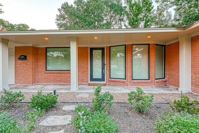 Foto del edificio - 6414 Pineshade Ln