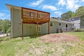 Building Photo - 2585 Hatfield Cir SE
