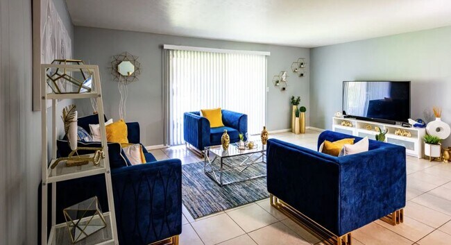 Foto del edificio - 10605 N 56th St