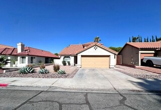 Building Photo - 3317 Surfline Dr