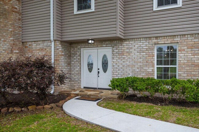 Foto del edificio - 114 Lakeway St