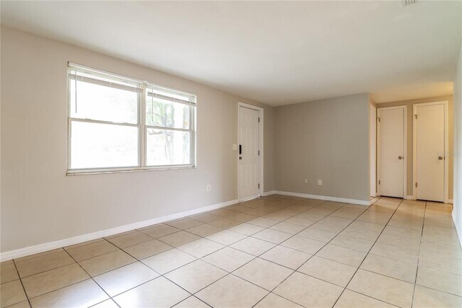 Foto del edificio - 4031 Claremont Dr