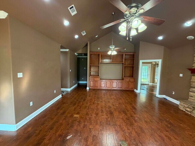 Foto del edificio - 48399 Alack Ln