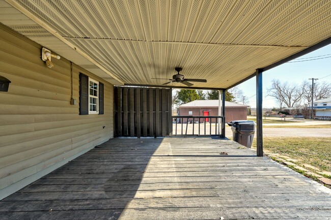Building Photo - Cute 3Bed/1 BTH Home Minutes from I-240