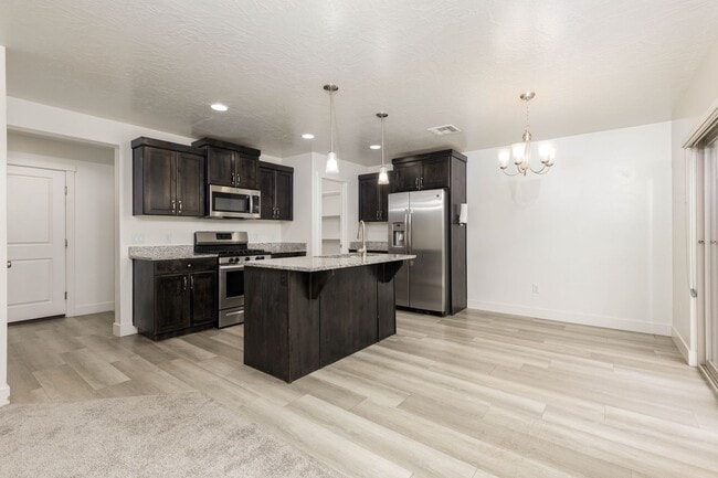 Building Photo - Beautiful Desert Canyon 4 Bedroom / 2.5 Bathroom / 2 Car Garage available NOW