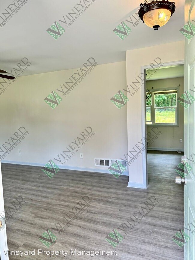 Building Photo - 3 br, 2 bath House - 311 Cardinal Drive