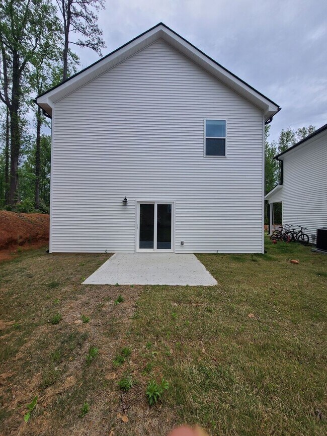 Building Photo - 5 Bed 4 Bath in Travelers Rest!!