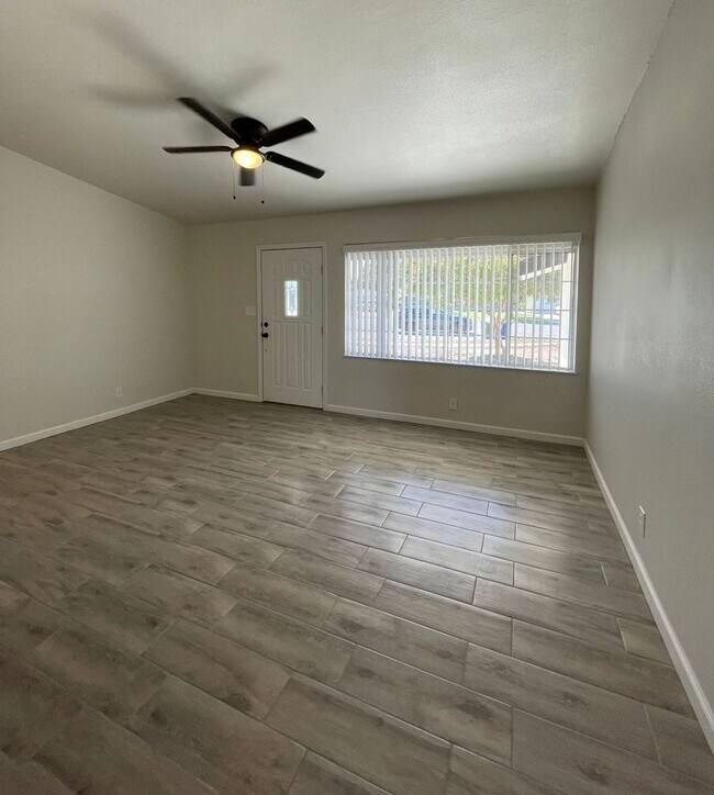 Foto del edificio - WELCOME HOME TO BULLARD’S BEST-KEPT SECRET!