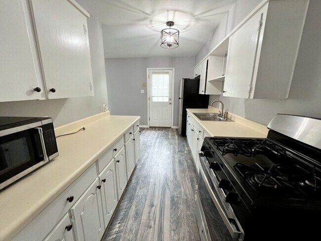 Building Photo - Great Starter Home In Central Bossier