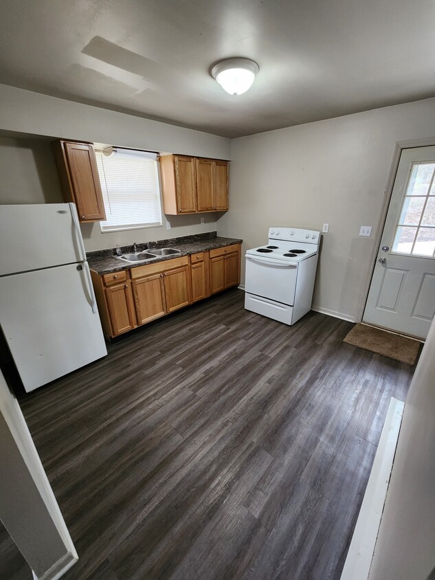 Primary Photo - 738 Dowdell Ave
