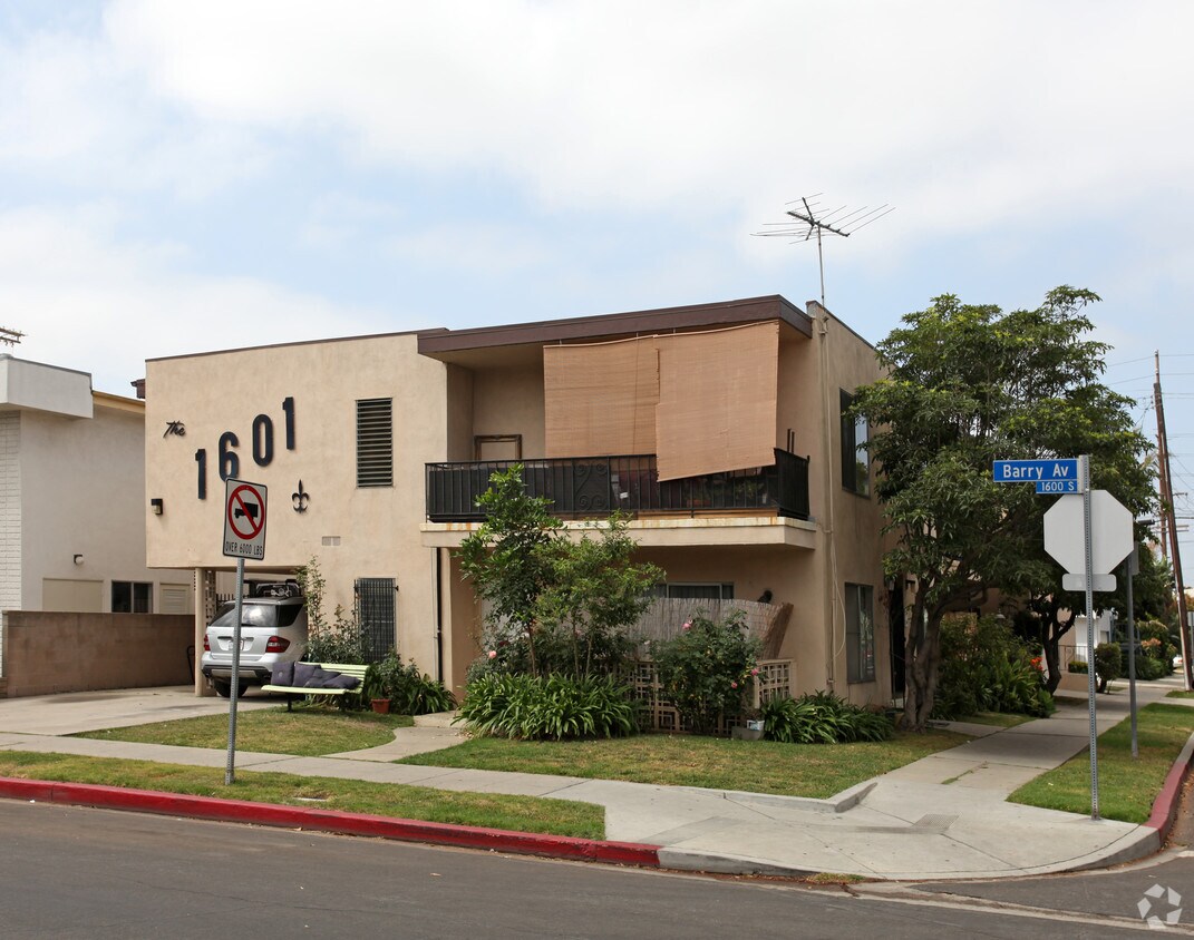 Building Photo - 1601 Barry Ave