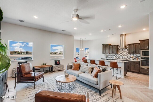 Building Photo - 14604 Pebble Hills Blvd