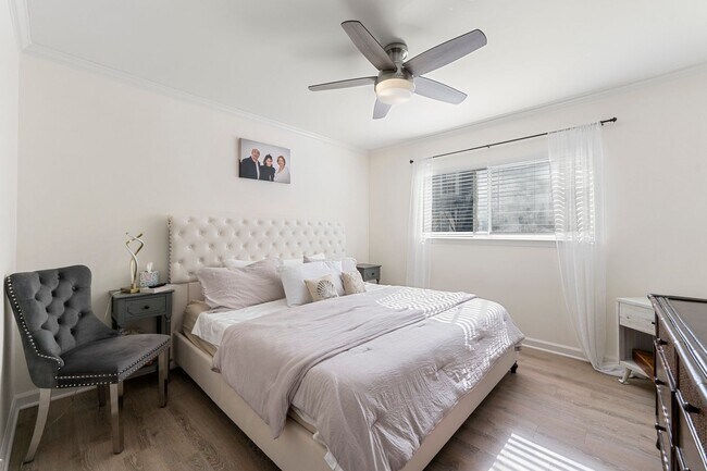 Foto del edificio - Get $500 OFF Luxury Renovated 1BR!!! — Move In by 12/21