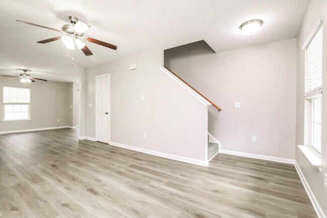 Building Photo - 8012 Spiderlily Ct