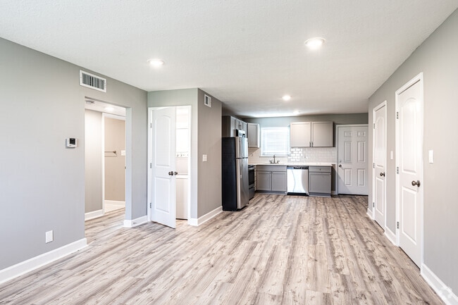 2BR, 1BA - 950SF - The Shawnee