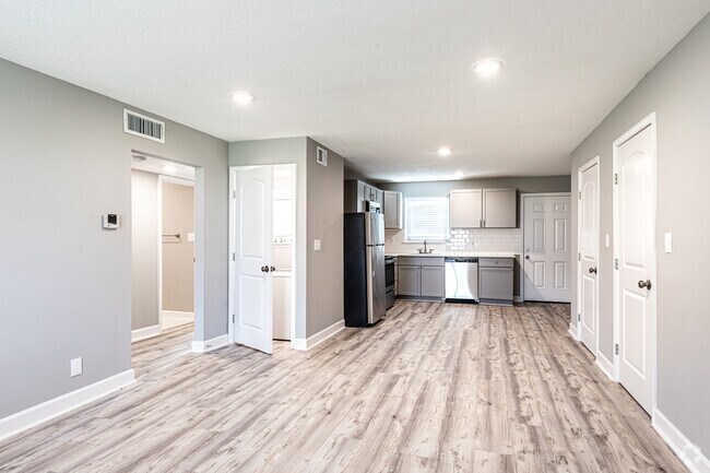 2HAB, 1BA - 950 ft² - The Shawnee