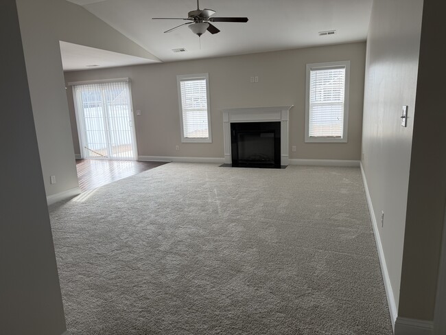 Foto del edificio - 249 Copper Creek Dr