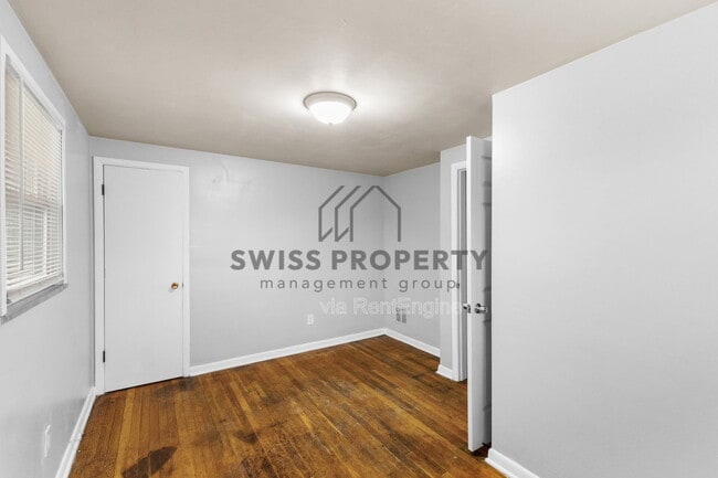 Foto del edificio - 386 S Napoleon Ave