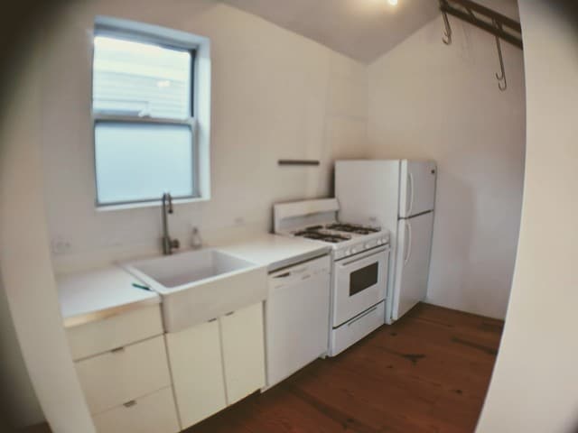 Foto del edificio - 726 W 18th St