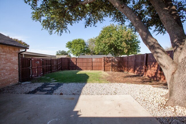 Building Photo - Cutie for lease in The Colony