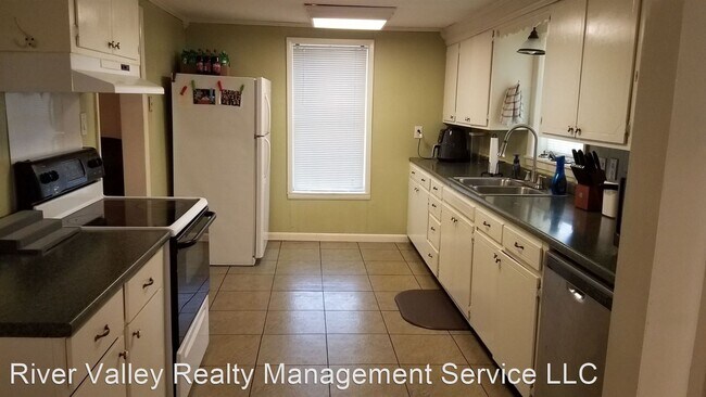 Building Photo - 2 br, 1 bath House - 1016 N Greenwich