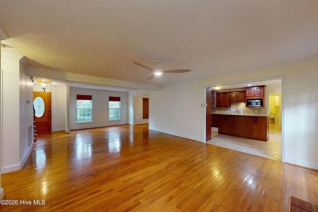 Building Photo - 464 Summerlea Dr