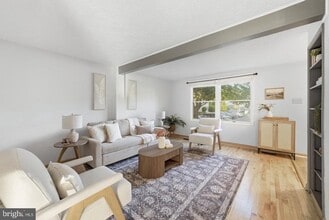 Building Photo - 7619 Nutwood Ct