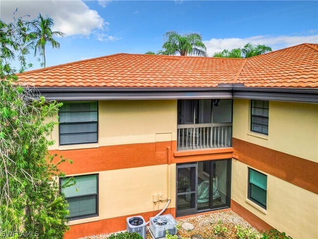 Foto del edificio - 6120 Whiskey Creek Dr