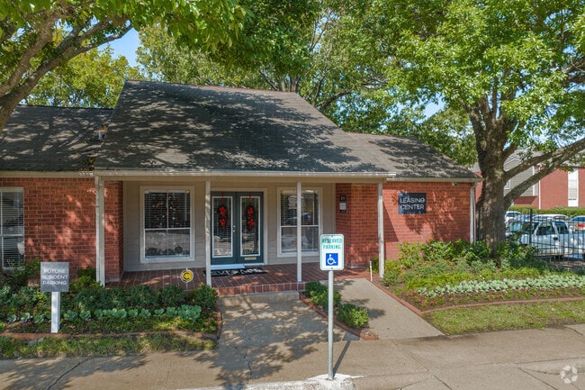 Oficina de arrendamiento - Sabo Village