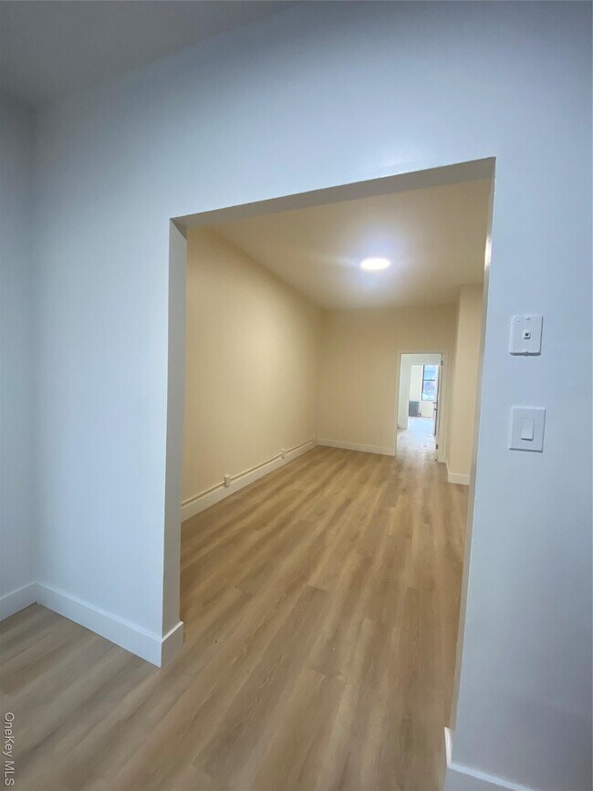 Foto del edificio - 73-17 72nd St