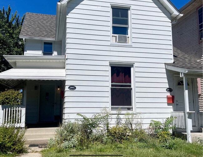 Building Photo - 1207 Rivermet Ave