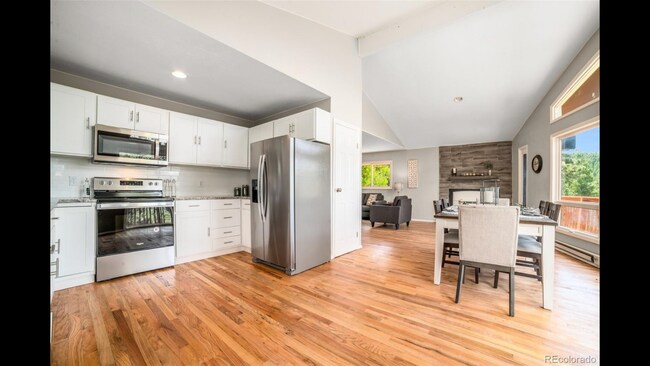Kitchen dining - 29924 Spruce Canyon Dr