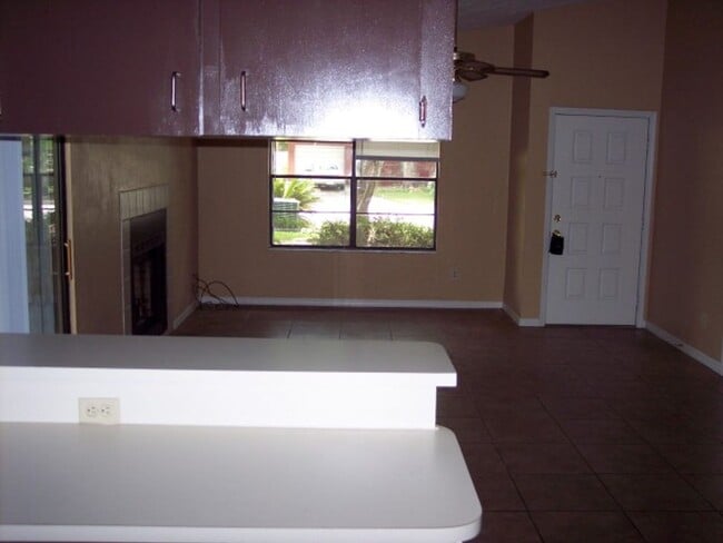 Building Photo - 3 Bed/2 Bath in Serenola Manor