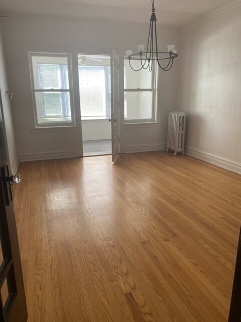 Foto del edificio - 4423 W Irving Park Rd