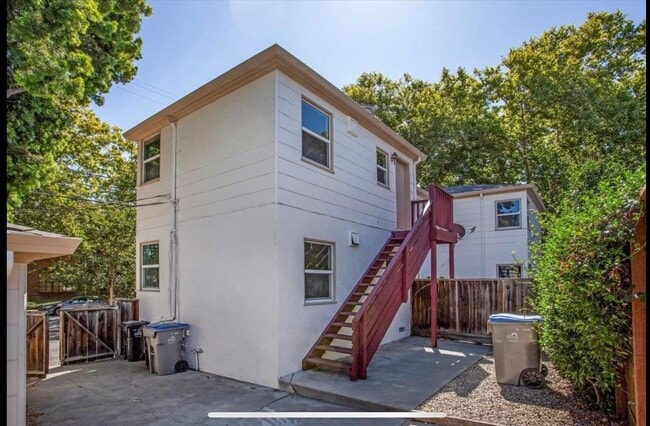 Foto del edificio - 911 Myrtle St