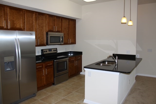 Building Photo - 811 Golden Lake Loop