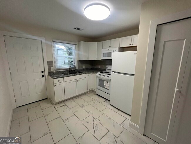 Foto del edificio - 843 Norwood Rd SE
