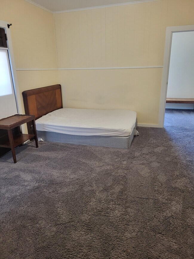 Bedroom 1 with attached office - 199-1 Chapin St