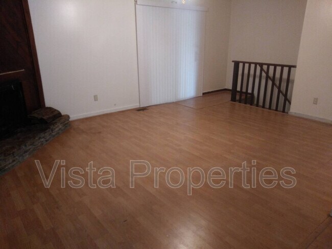 Foto del edificio - 4703 Ferrer Way