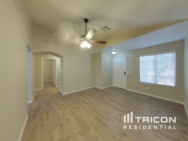 Building Photo - 1339 E Saguaro Trail