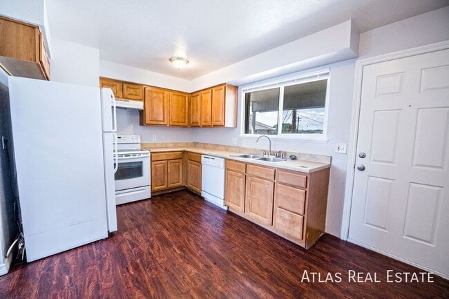 Building Photo - 950 Bishop Ct