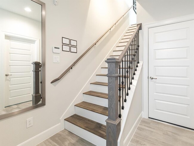 Building Photo - 2720 Grand Fountains Dr