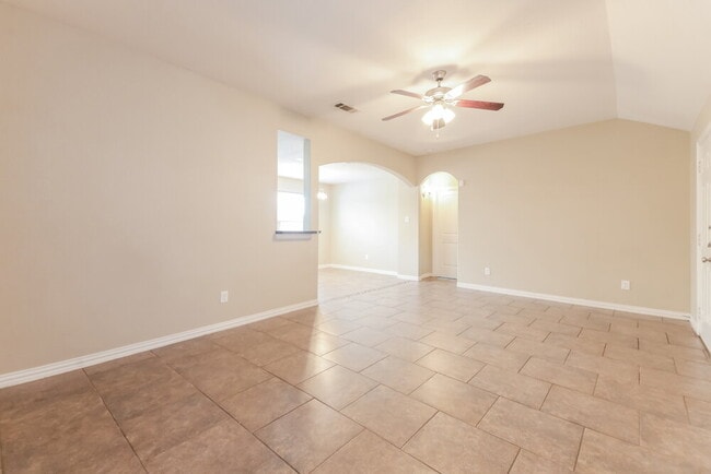Building Photo - 7645 Hollow Point Dr